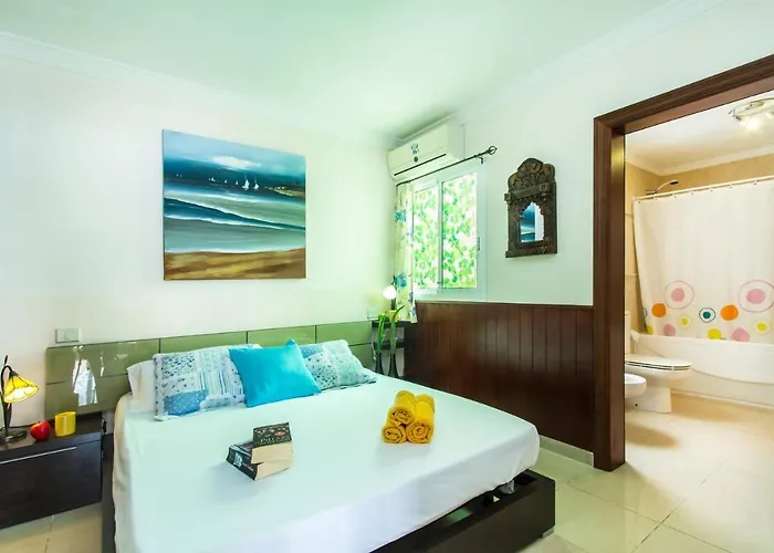 Villa Tamarindos By